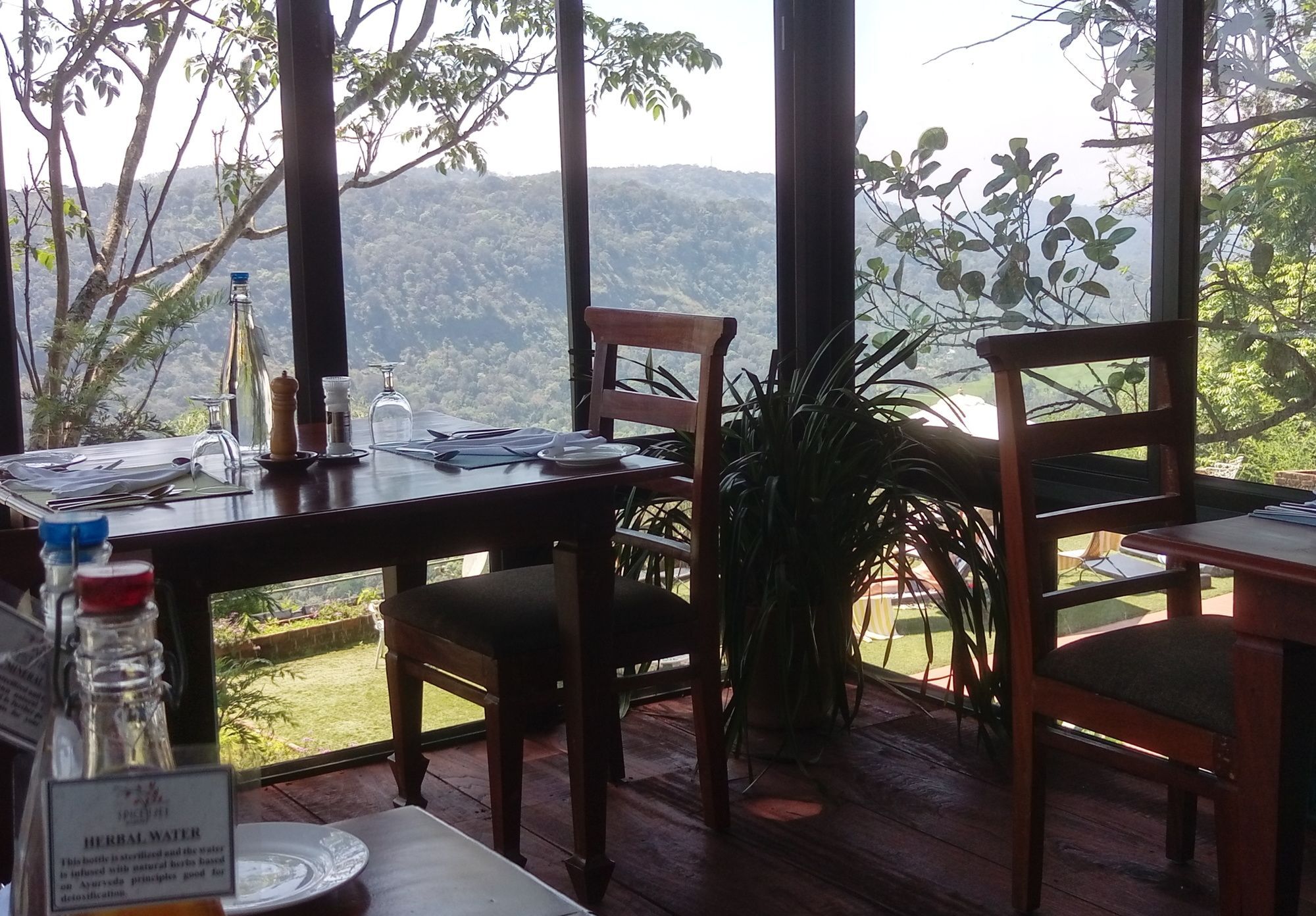 Spicetree Munnar Hotel Chinnakanal Buitenkant foto